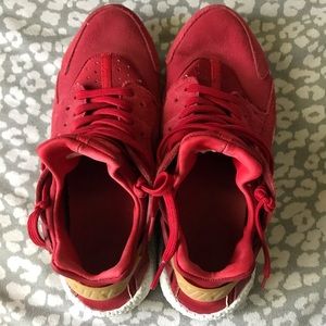 red/tan color huaraches size 11.5